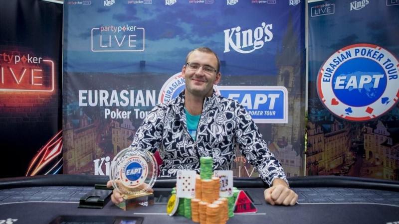 Андрей Новак покер.jpg